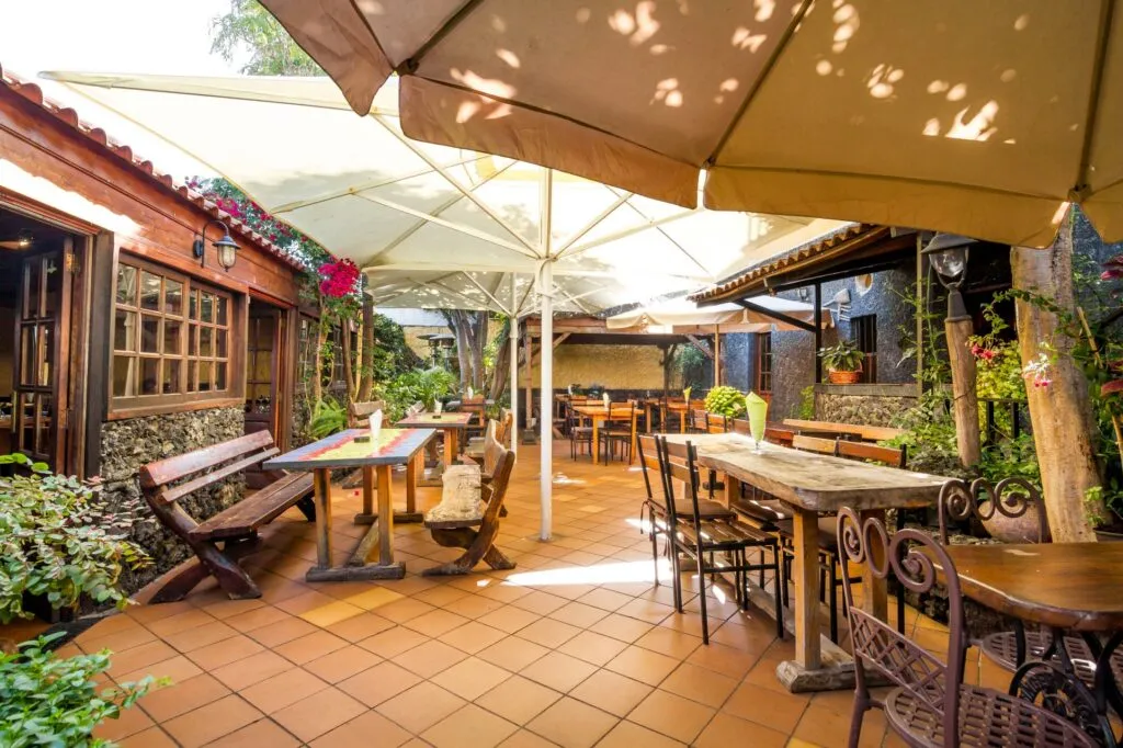 Patio de restaurante de Canarias